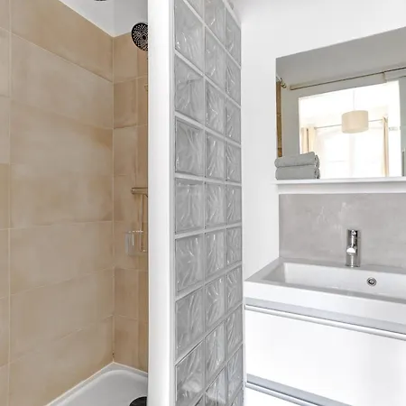 Bnbnova - Stylish 1br Steps From Le Marais & Montorgueil * Paris